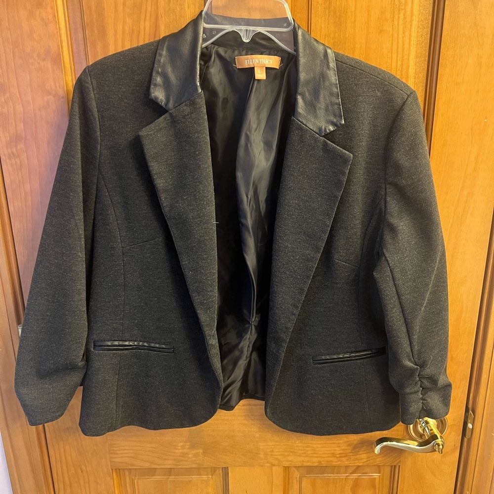 Ellen Tracy size large blazer.